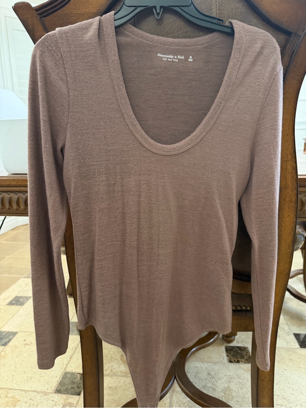 Abercrombie & Fitch Long Sleeve Scoop Neck Bodysuit in Mauve